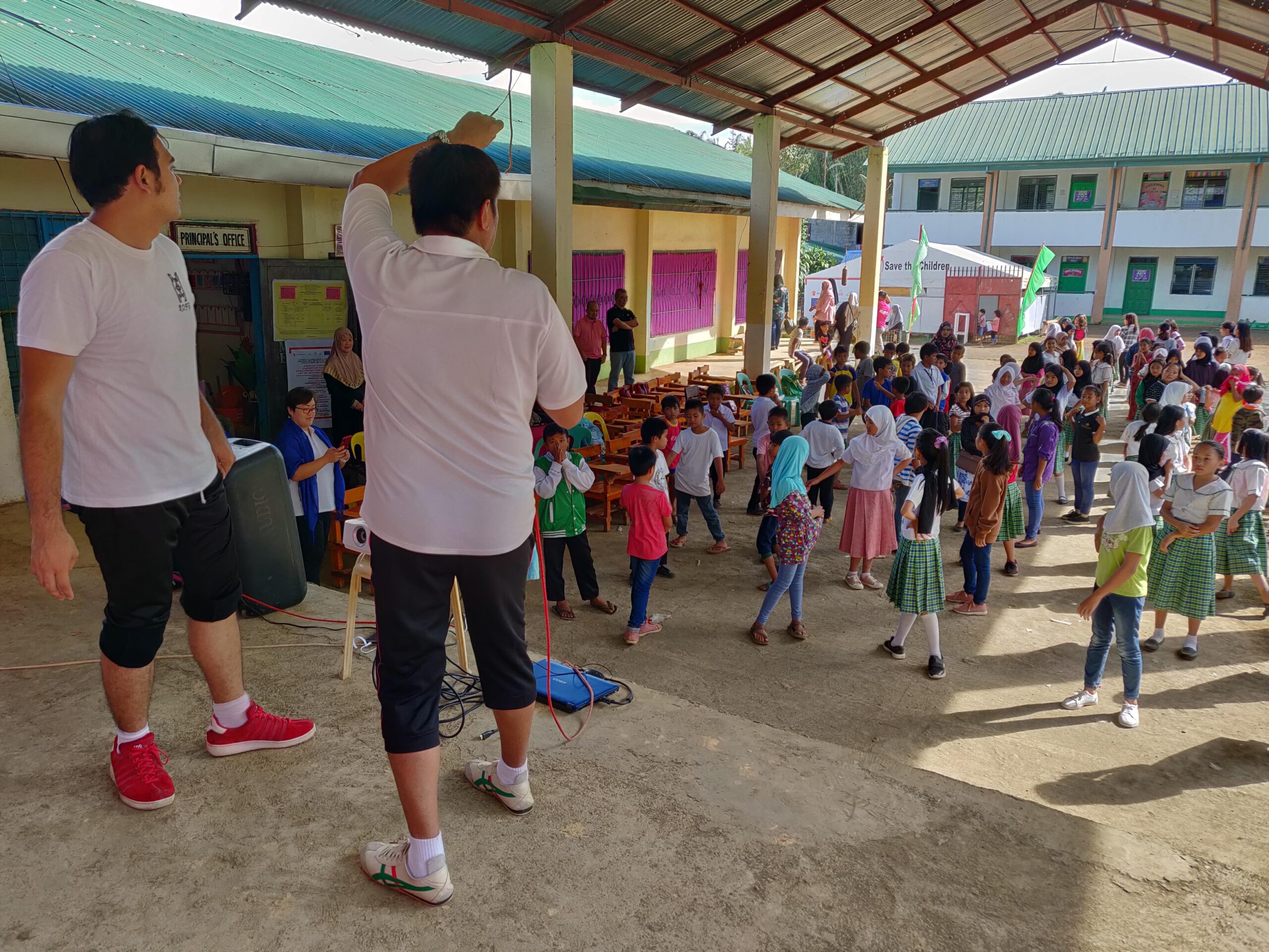The Lapays of Bantigue “Flew” to Make Marawi Children Happy