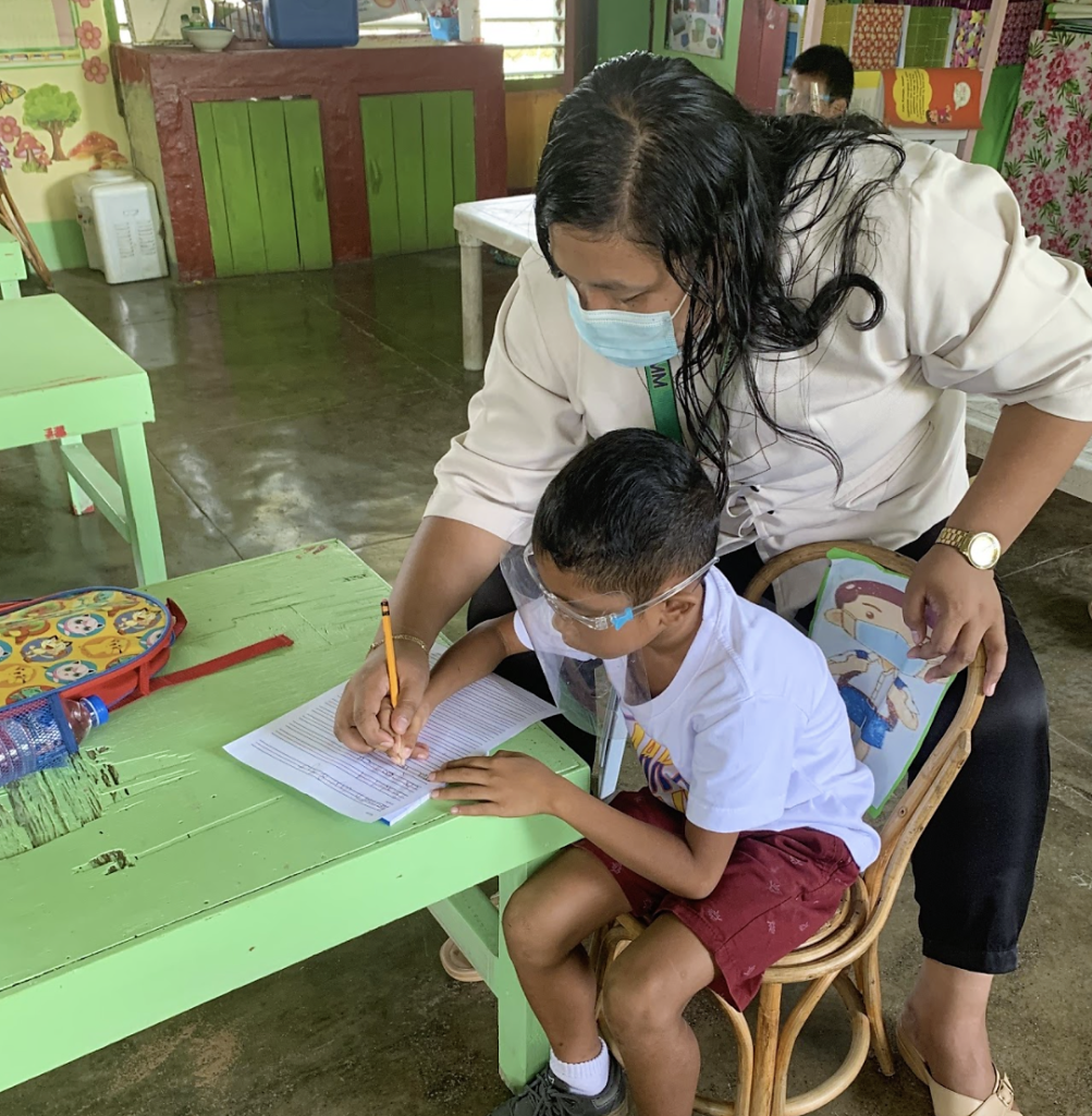 In Maguindanao district, teachers and parents work hard so no child will be left behind